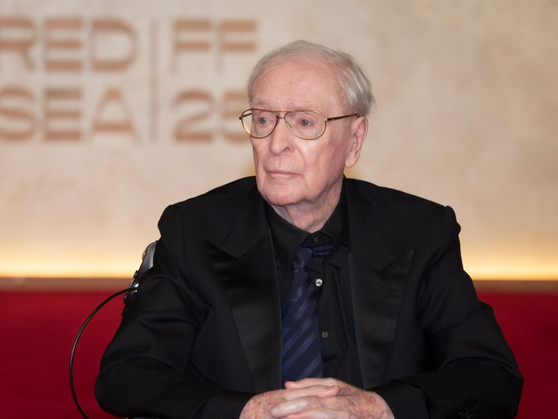 A 92 éves Michael Caine vörös szőnyegezett: itt a galéria