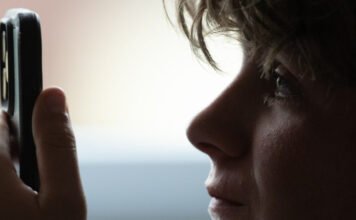 Ausztrália után hamarosan Európában is betilthatják a közösségi médiát a tiniknek