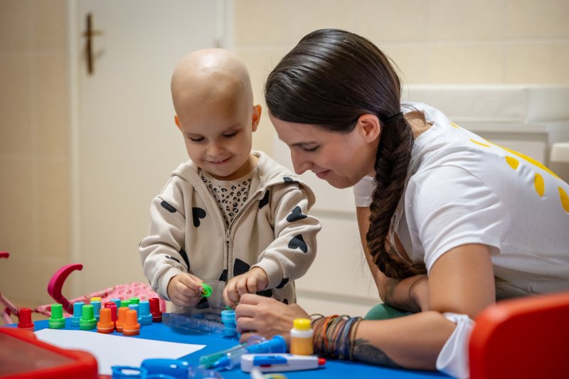 Karácsonyi csoda nincs minden kórteremben – de játék és figyelem igen