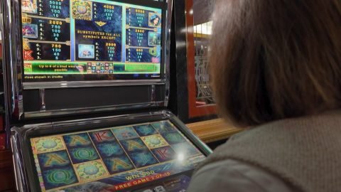 Lakhatási válság Spanyolországban: Kilakoltatás verőlegényekkel