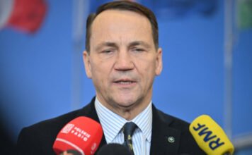 Nekiment a lengyel külügyminiszter Szijjártónak