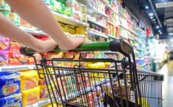 Szexjátékot lopott, báránycombbal fenyegetett