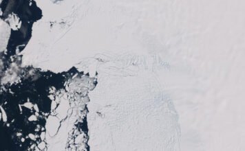 Több száz földrengést észleltek a Végítélet-gleccsernél