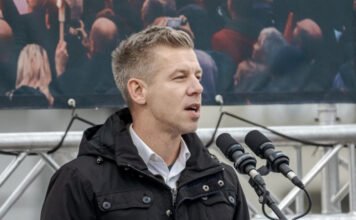 Újabb brutális bántalmazásokról beszélt Magyar Péter