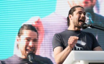 A Kétfarkú elindul a választáson, de arra kéri a szavazókat, egyéniben ne őket támogassák