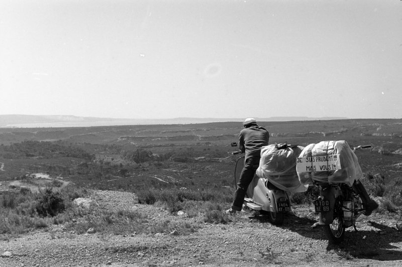 "Csak nyomkodtam a g&eacute;pet" &ndash; egy '56-os emigr&aacute;ns magyar &eacute;p&iacute;t&eacute;sz derűs pillanatai motoroz&aacute;s k&ouml;zben
