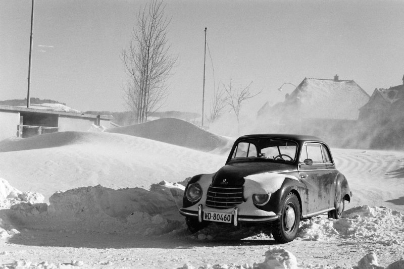 "Csak nyomkodtam a g&eacute;pet" &ndash; egy '56-os emigr&aacute;ns magyar &eacute;p&iacute;t&eacute;sz derűs pillanatai motoroz&aacute;s k&ouml;zben