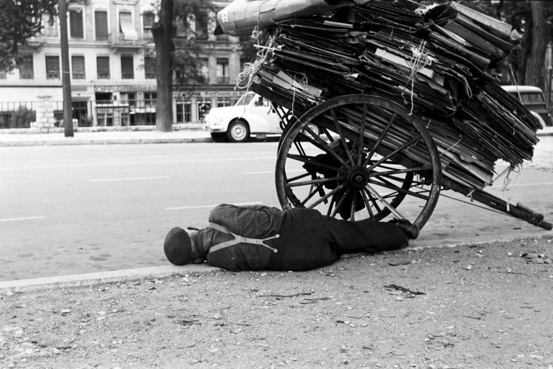 "Csak nyomkodtam a g&eacute;pet" &ndash; egy '56-os emigr&aacute;ns magyar &eacute;p&iacute;t&eacute;sz derűs pillanatai motoroz&aacute;s k&ouml;zben