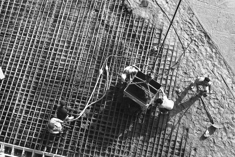 "Csak nyomkodtam a g&eacute;pet" &ndash; egy '56-os emigr&aacute;ns magyar &eacute;p&iacute;t&eacute;sz derűs pillanatai motoroz&aacute;s k&ouml;zben