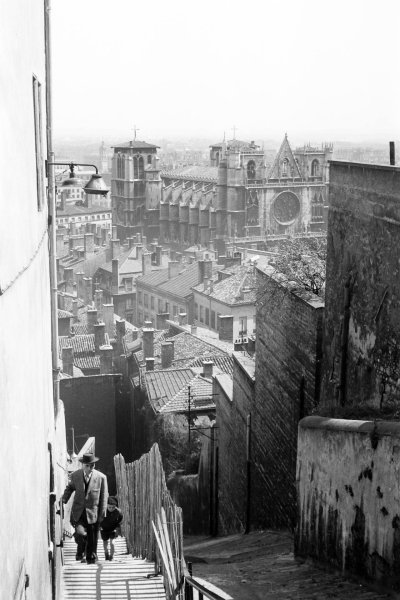 "Csak nyomkodtam a g&eacute;pet" &ndash; egy '56-os emigr&aacute;ns magyar &eacute;p&iacute;t&eacute;sz derűs pillanatai motoroz&aacute;s k&ouml;zben