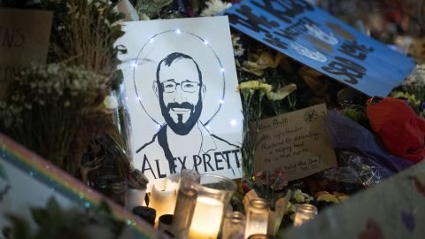 Fizetett szabadságra küldték azt a két ICE ügynököt, akik Alex Pretti lelövésében érintettek