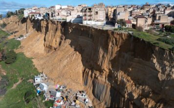 Földcsuszamlás Niscemiben: fennáll a veszély, hogy „minden leomlik” – Meloni a helyszínre látogatott