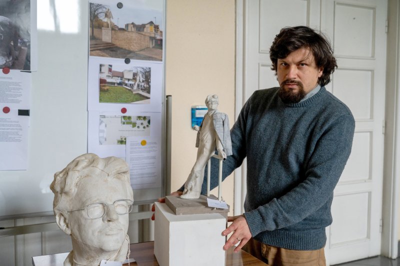 Ilyen lehet S&uuml;tő Andr&aacute;s szobra, ősszel m&aacute;r fel is &aacute;ll&iacute;tan&aacute;k Marosv&aacute;s&aacute;rhelyen