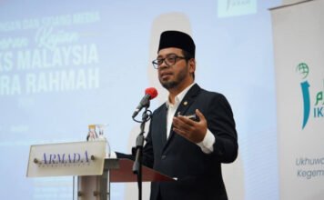 Maláj miniszter: a munkahelyi stressz meleggé tesz