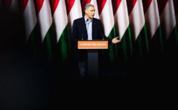 Útdíjfizetés: Rogán felpumpálta a cégeket, amikért Lázárék most egy rakás pénzt fizettek