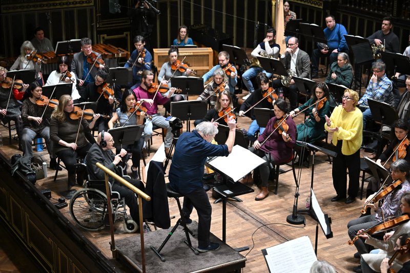 A zeneszerző, aki a szem&uuml;nk előtt v&aacute;lt &eacute;lő legend&aacute;v&aacute; &ndash; 100 &eacute;ves Kurt&aacute;g Gy&ouml;rgy