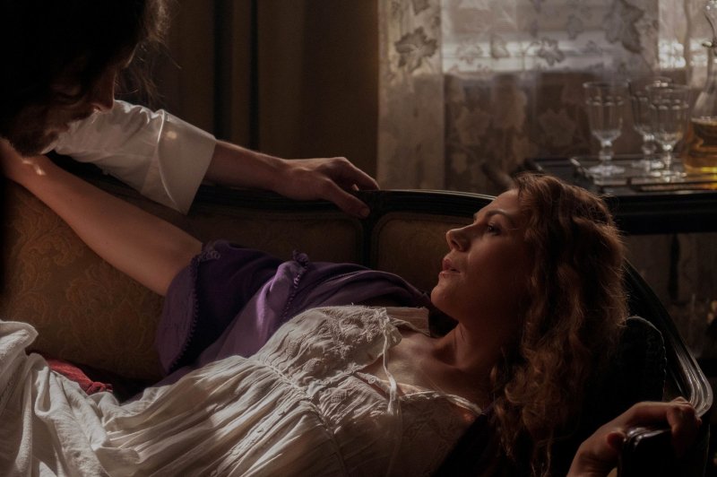 Az &eacute;v v&eacute;g&eacute;n j&ouml;n Vidny&aacute;nszky Attila &uacute;j filmje, amivel a mai vil&aacute;g el&eacute; akar t&uuml;kr&ouml;t tartani