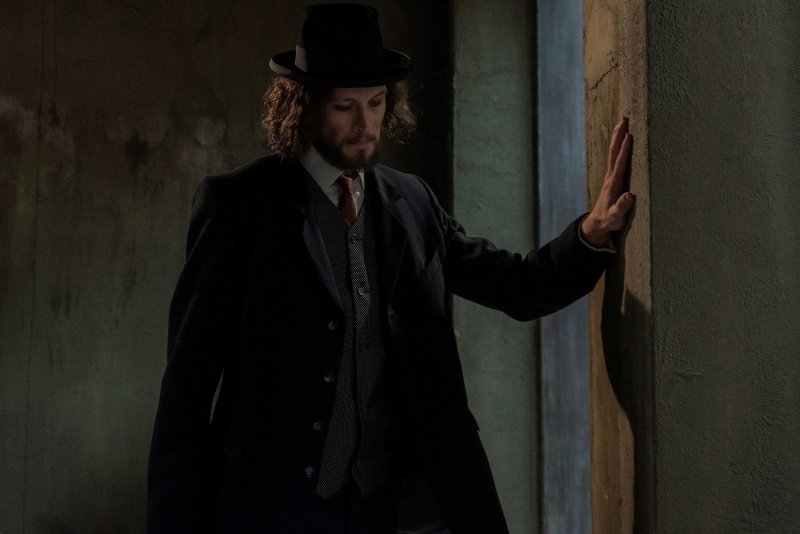 Az &eacute;v v&eacute;g&eacute;n j&ouml;n Vidny&aacute;nszky Attila &uacute;j filmje, amivel a mai vil&aacute;g el&eacute; akar t&uuml;kr&ouml;t tartani