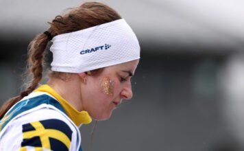 „Azt hittem, hogy mindennek vége” – kétszer is elesett, majd a léce is leoldott a legbalszerencsésebb sífutónak