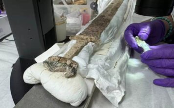 Bámulatos középkori kardot fedeztek fel Angliában