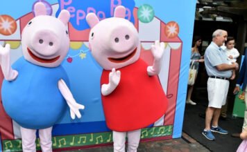 Betiltották a disznóhúst a színházban, míg a Peppa malacot játsszák