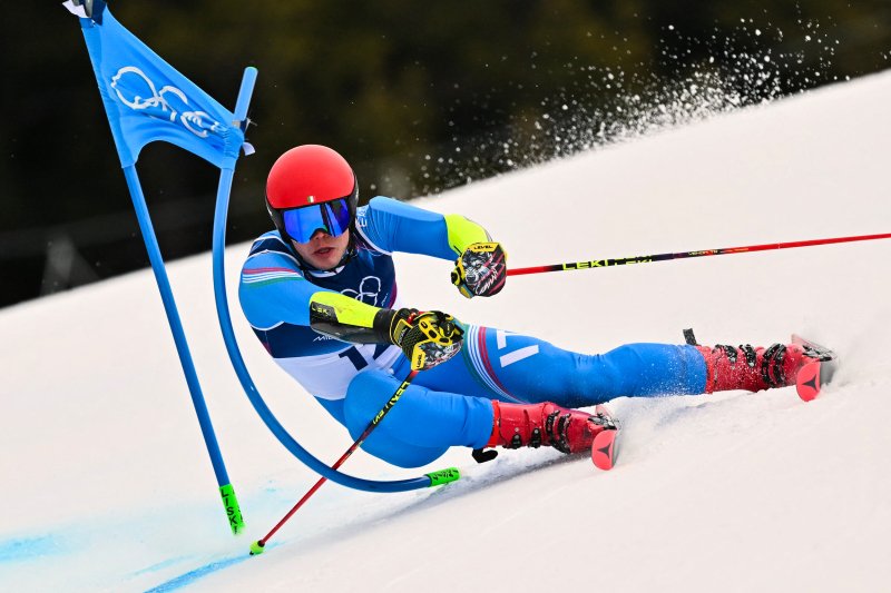 Dobkir&aacute;lynő, dr&oacute;nszelfi &eacute;s tűzfelhőf&uacute;j&aacute;s a h&eacute;t k&eacute;pein