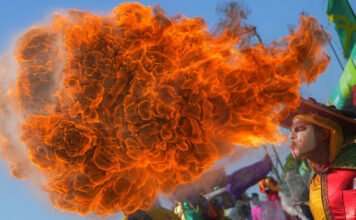 Dobkirálynő, drónszelfi és tűzfelhőfújás a hét képein