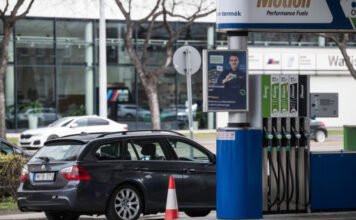 Drágább lesz a tankolás szerdától