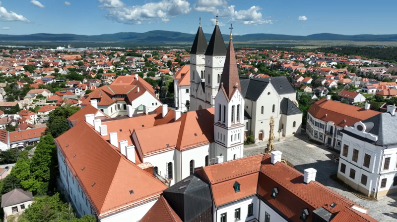 Ezt a h&eacute;t magyar v&aacute;rost keresd fel id&eacute;n