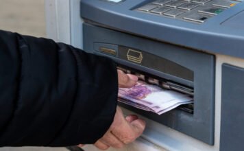 Friss döntés: egy számla eddig kimaradt az ingyenes készpénzfelvét duplázásából, most korrigáltak