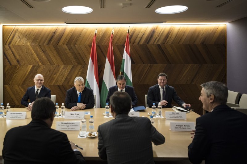 Harmadik terminál a budapesti épül reptéren: Orbán Viktor és Nicolas Notebaert letették az alapkövét
