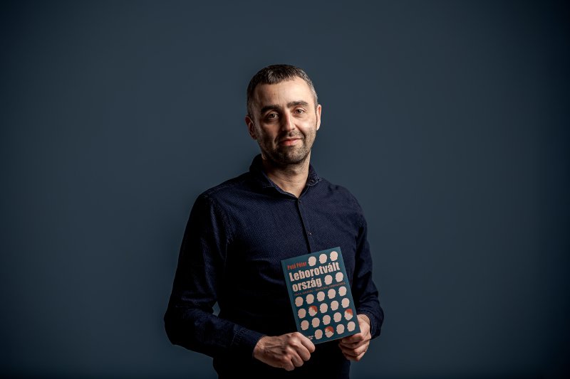 Így lett a hazánk az a hely, ahol a nemzet önbecsülését Mészáros Lőrincre cserélték – már megrendelhető a Leborotvált ország