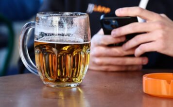 Közel 6000 munkavállalót bocsát el a Heineken