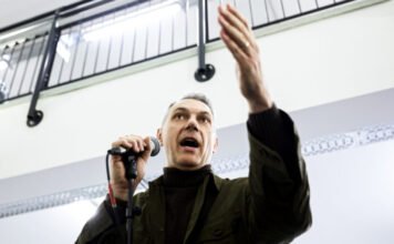 Lázár János: Még jobb lenne a kampány, ha Habony vezetné