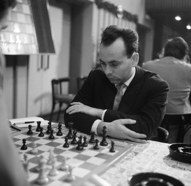 Magyar zsenik &eacute;s hobbisakkoz&oacute;k fekete-feh&eacute;rben