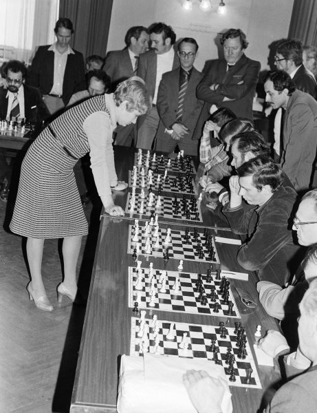 Magyar zsenik &eacute;s hobbisakkoz&oacute;k fekete-feh&eacute;rben