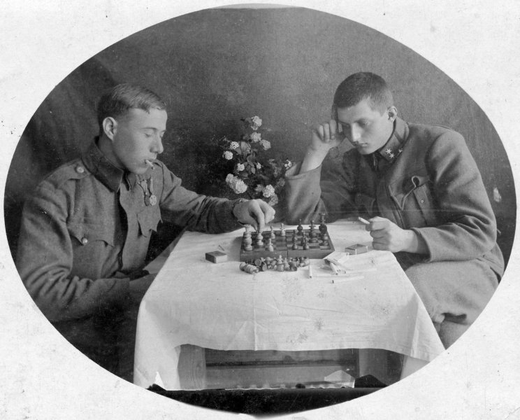 Magyar zsenik &eacute;s hobbisakkoz&oacute;k fekete-feh&eacute;rben