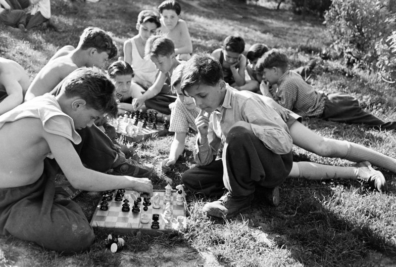 Magyar zsenik &eacute;s hobbisakkoz&oacute;k fekete-feh&eacute;rben