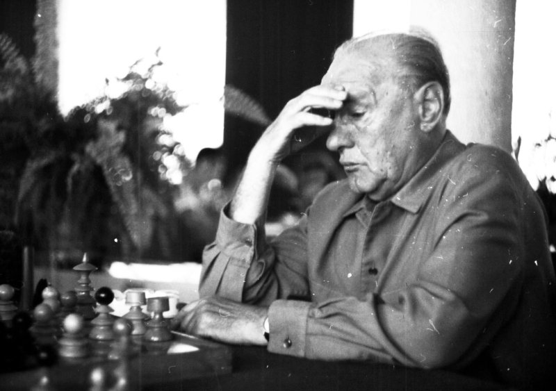 Magyar zsenik &eacute;s hobbisakkoz&oacute;k fekete-feh&eacute;rben