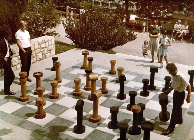 Magyar zsenik &eacute;s hobbisakkoz&oacute;k fekete-feh&eacute;rben