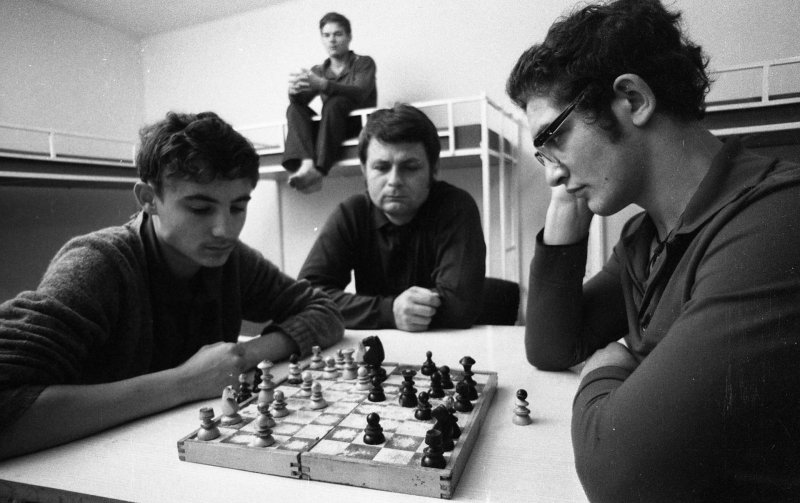 Magyar zsenik &eacute;s hobbisakkoz&oacute;k fekete-feh&eacute;rben