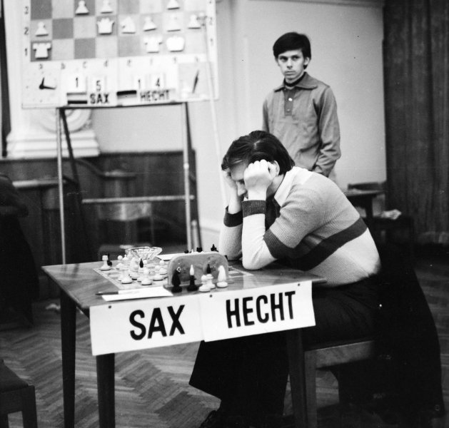 Magyar zsenik &eacute;s hobbisakkoz&oacute;k fekete-feh&eacute;rben