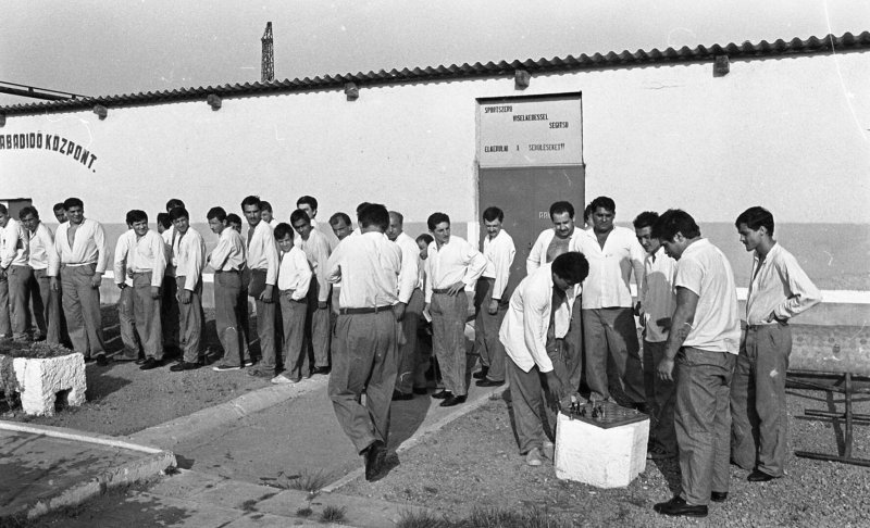 Magyar zsenik &eacute;s hobbisakkoz&oacute;k fekete-feh&eacute;rben