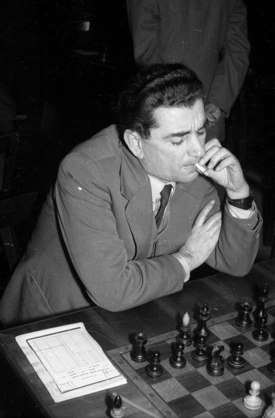 Magyar zsenik &eacute;s hobbisakkoz&oacute;k fekete-feh&eacute;rben