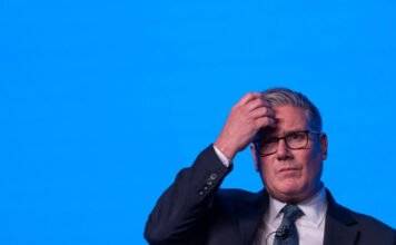 Meddig maradhat még a székében a brit miniszterelnök?