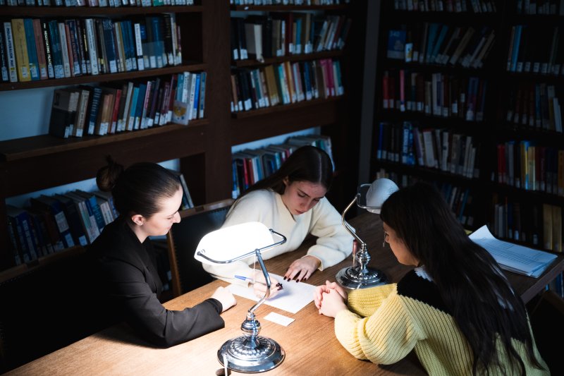 "Nem k&ouml;z&ouml;ny&ouml;s gener&aacute;ci&oacute;: a Z-k &eacute;s az Alf&aacute;k igenis tenni akarnak a k&ouml;z&ouml;ss&eacute;g&uuml;k&eacute;rt"