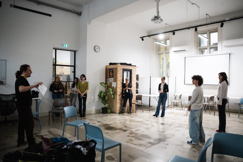 "Nem k&ouml;z&ouml;ny&ouml;s gener&aacute;ci&oacute;: a Z-k &eacute;s az Alf&aacute;k igenis tenni akarnak a k&ouml;z&ouml;ss&eacute;g&uuml;k&eacute;rt"