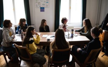 „Nem közönyös generáció: a Z-k és az Alfák igenis tenni akarnak a közösségükért”