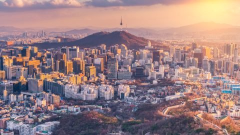 &Oacute;ri&aacute;si felh&aacute;borod&aacute;s lett egy d&eacute;l-koreai politikus nyilatkozat&aacute;b&oacute;l, aki fiatal nőket hozna be az orsz&aacute;gba, hogy emelkedjen a sz&uuml;let&eacute;ssz&aacute;m