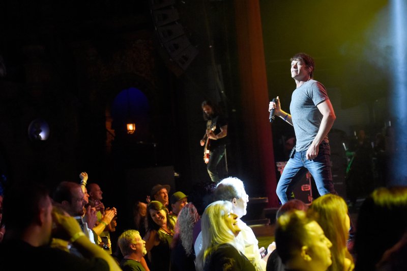 &Oacute;ri&aacute;si trag&eacute;dia: meghalt az egyik legismertebb amerikai rockbanda frontembere